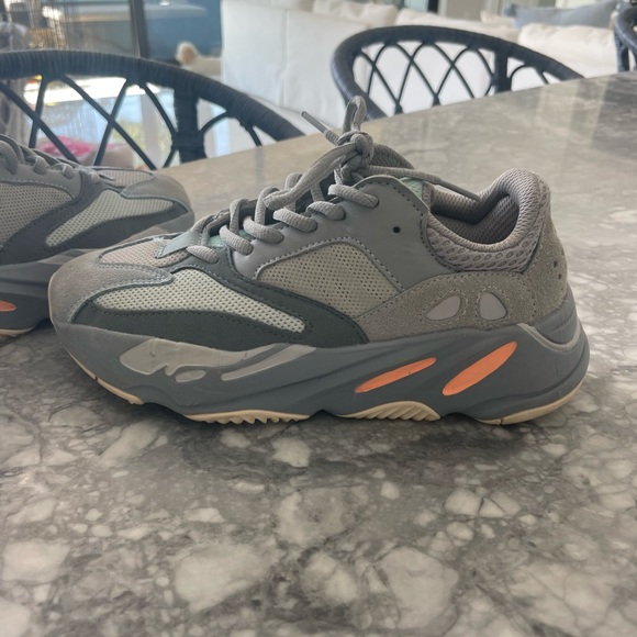 Adidas YEEZY 700 Boost Inertia - Picture 4 of 11
